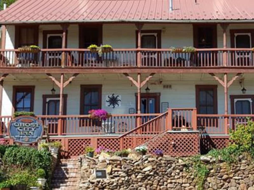Ghost City Inn photo 40
