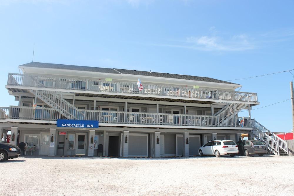 Sandcastle Beachfront Inn photo 33