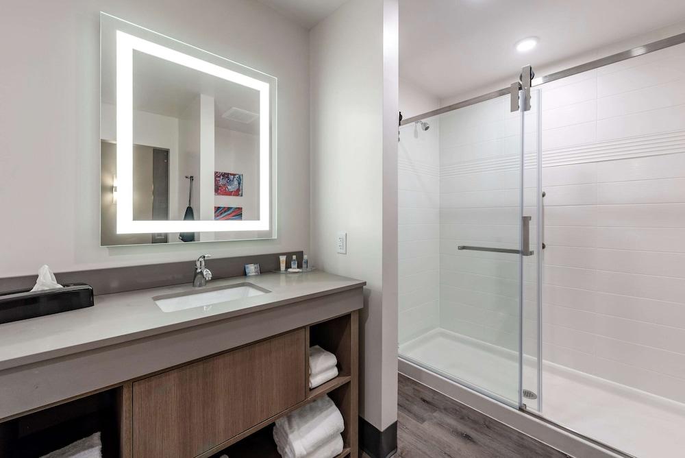Comfort Suites Colorado Springs East -Medical Center Area photo 10