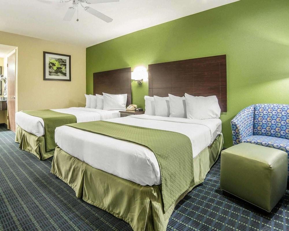 Quality Inn Needles photo 17