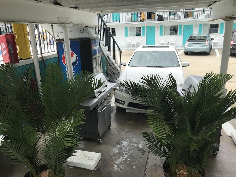 Surf Comber Motel photo 10