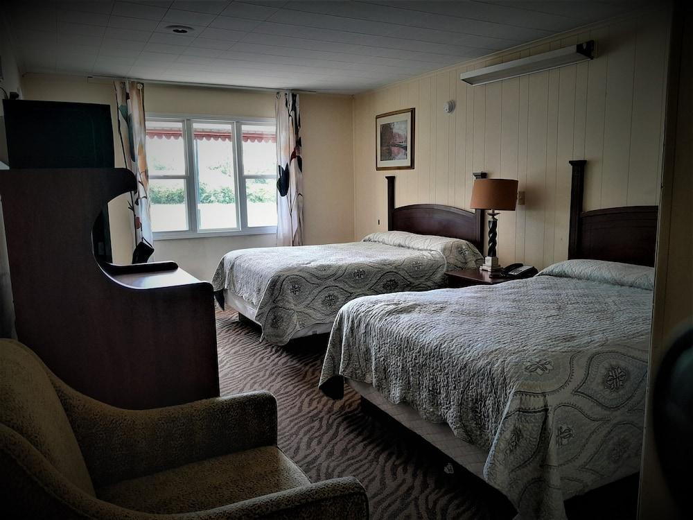 Peloke's Motel photo 12
