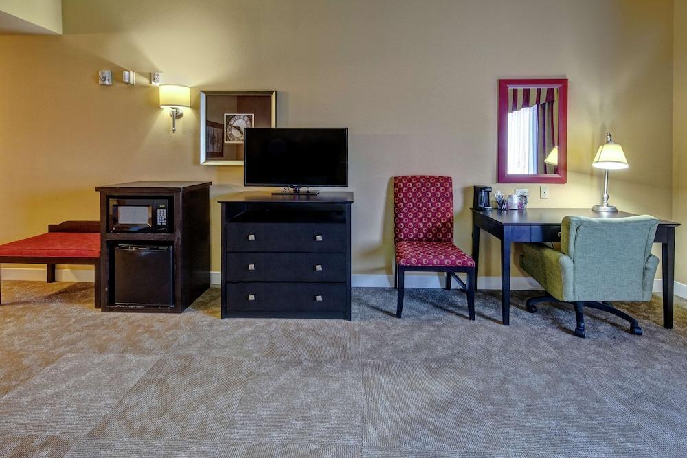Hampton Inn Jacksonville-Anniston Area photo 10