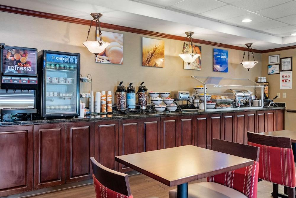 Comfort Inn & Suites Suwanee - Sugarloaf photo 17