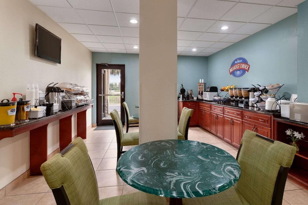 Baymont by Wyndham Grovetown Augusta photo 73
