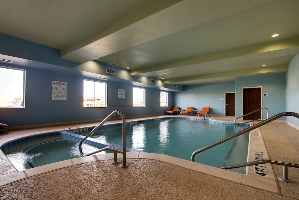 Holiday Inn Express Hotel & Suites Vernon College Area by IHG photo 37