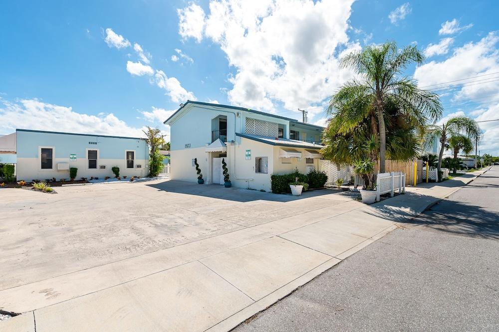 Seven Palms Hotel & Apartments photo 5