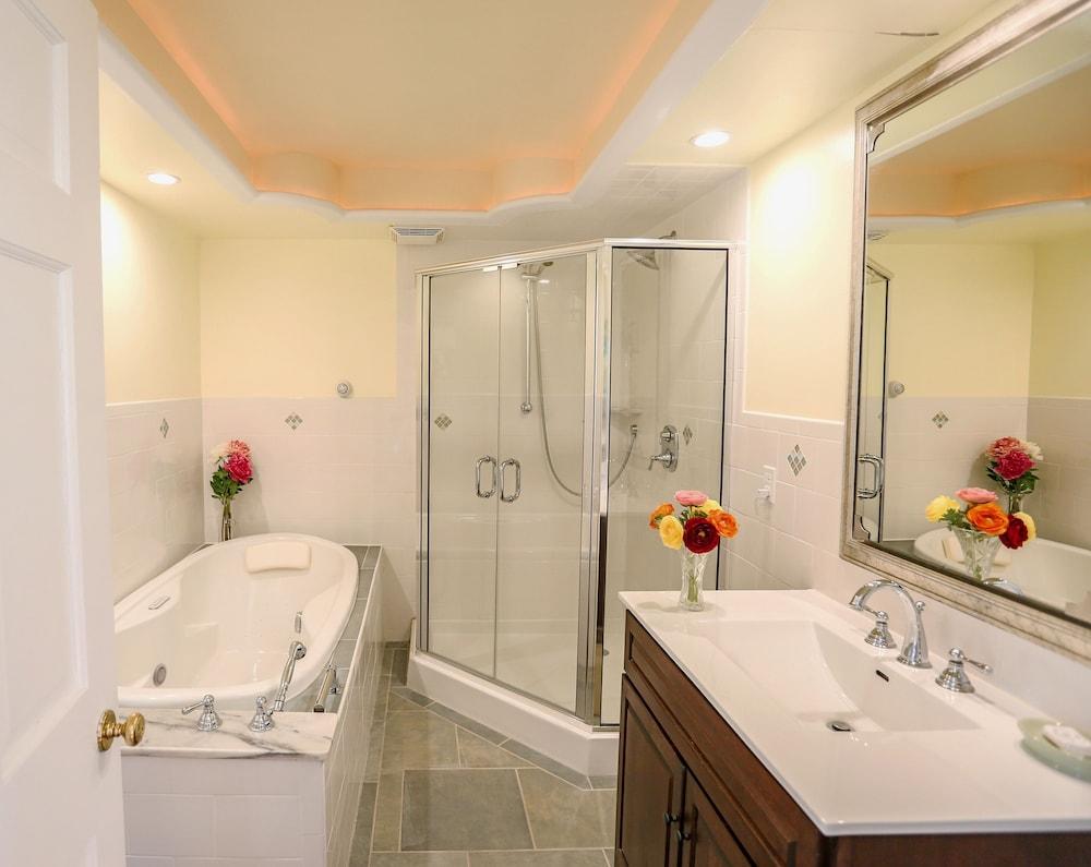 Wilburton Inn photo 60