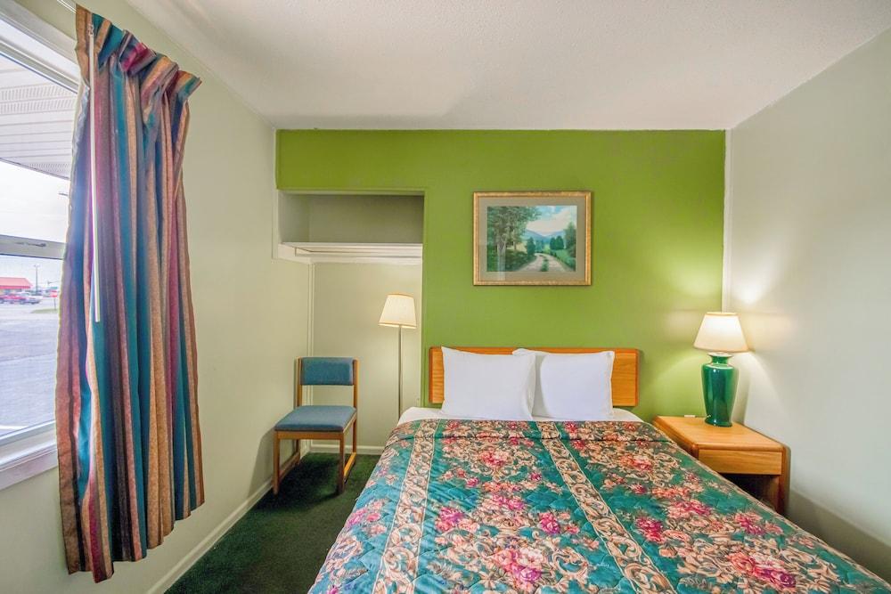 OYO Travelier Motel photo 65