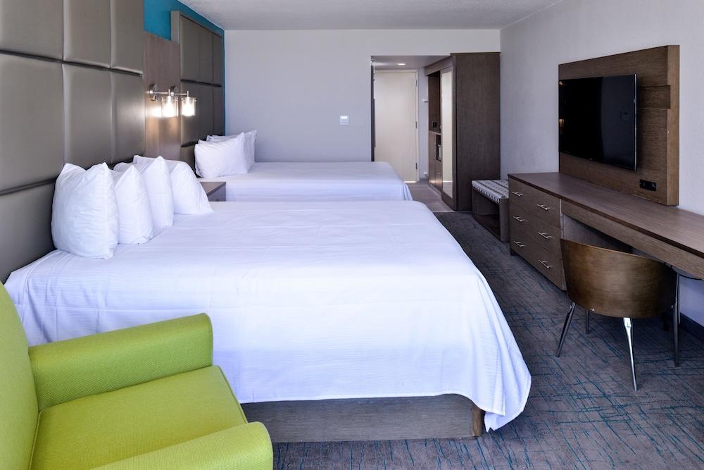 Cabana Shores Inn photo 10