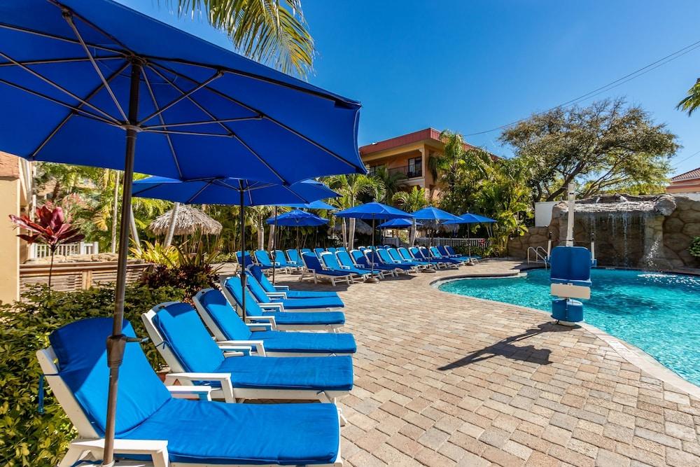 Coconut Cove All-Suite Hotel photo 8