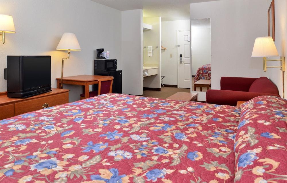Americas Best Value Inn Smackover photo 28