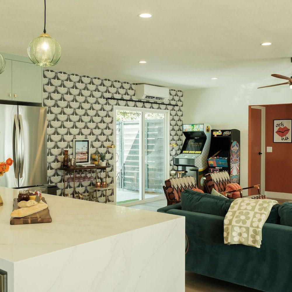 Mod Suite photo 79