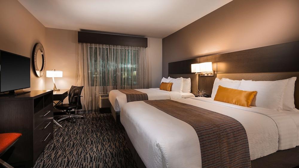 Best Western Plus Executive Residency Baytown photo 2