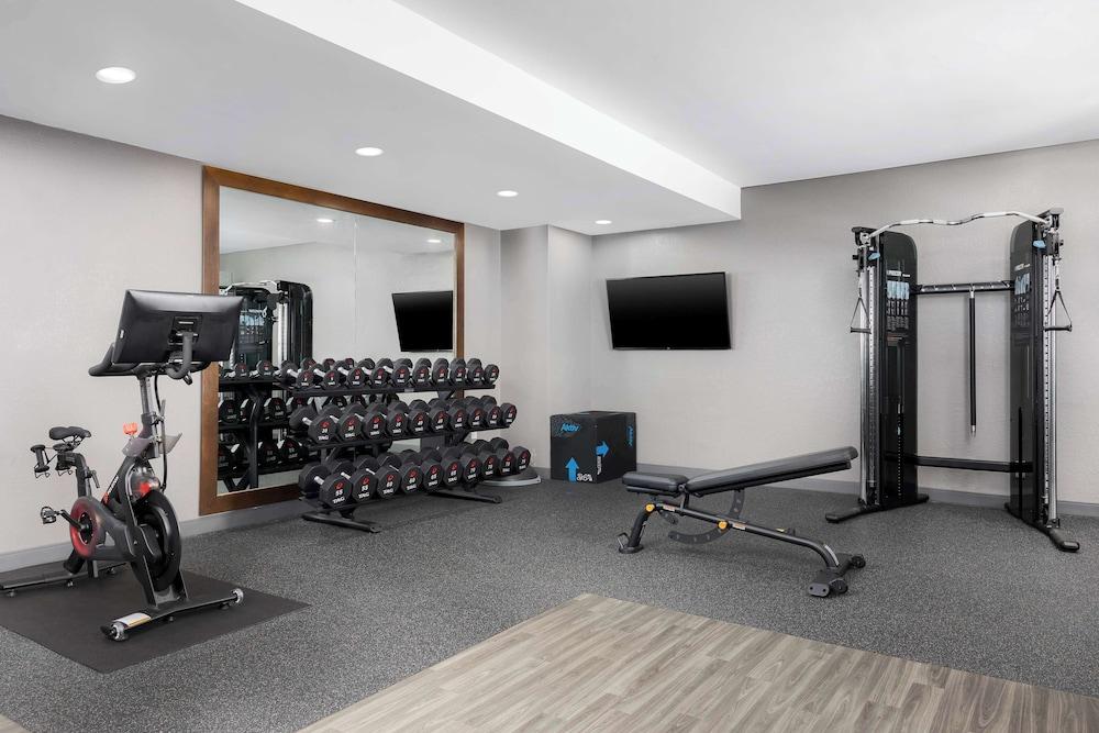 Hampton Inn Louisville-Airport photo 15