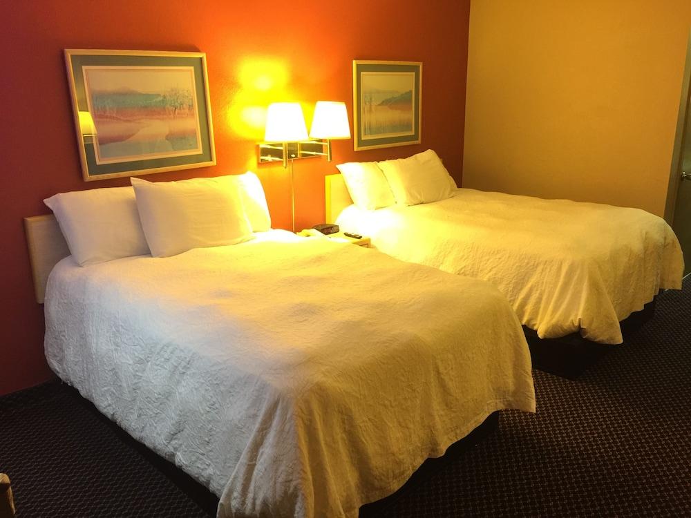Americas Best Value Inn Garden City photo 17
