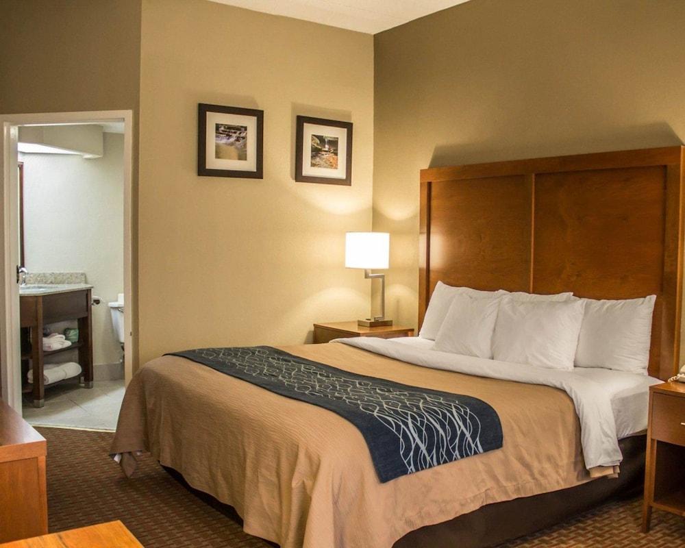 Quality Inn Akron South photo 12