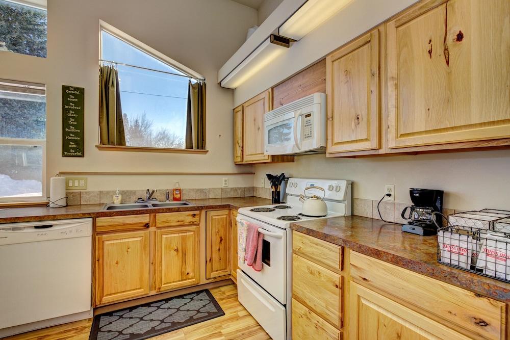 Cascade Lake Inn photo 48