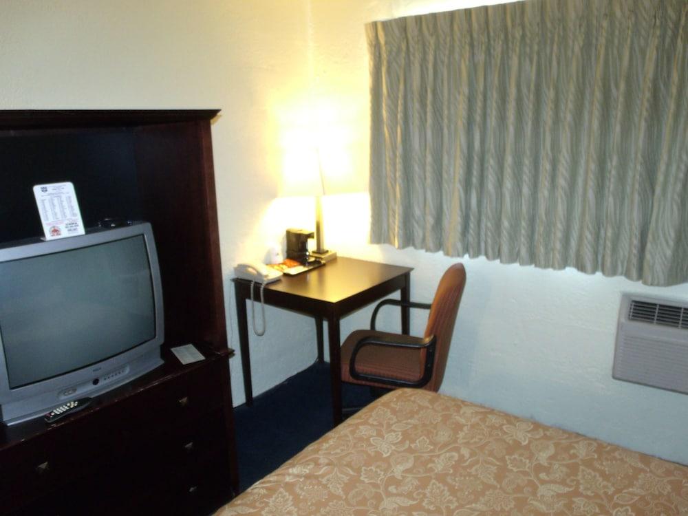 Relax Inn photo 9