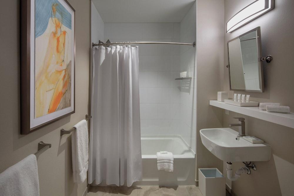 Art House Hotel and Suites photo 30