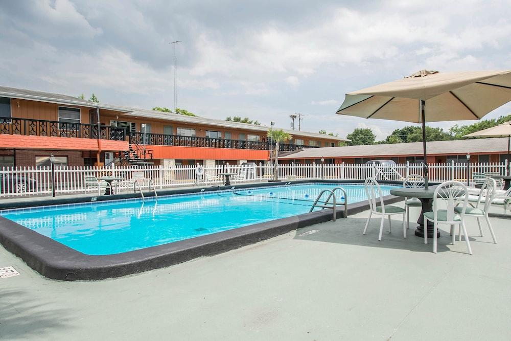 Rodeway Inn & Suites Winter Haven Chain Of Lakes photo 38