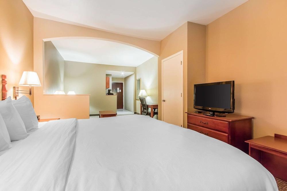 Quality Suites New Iberia photo 11
