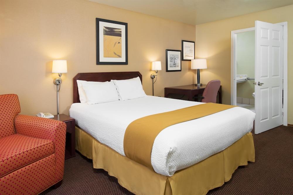 Days Inn by Wyndham Pinole Berkeley photo 3