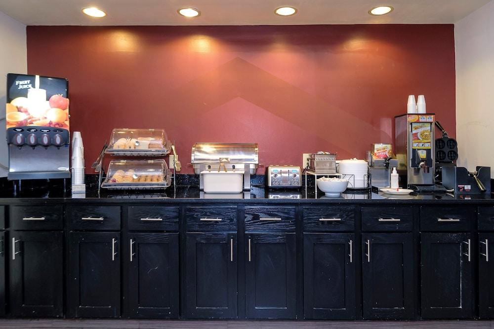 Red Roof Inn Yemassee photo 30