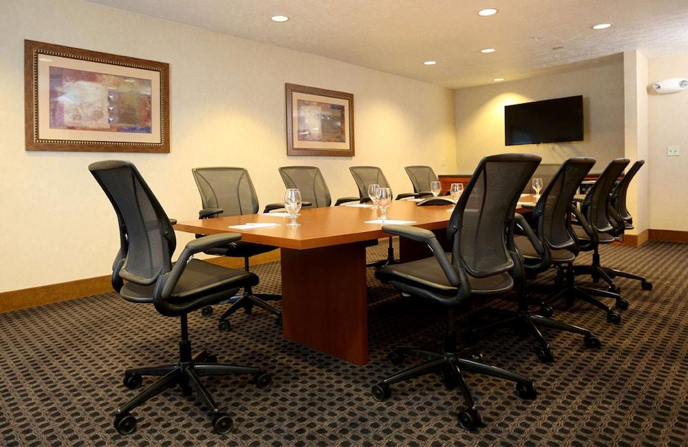 Hampton Inn Waterloo Cedar Valley photo 36