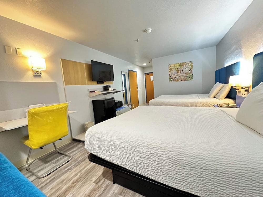 Microtel Inn by Wyndham Gallup photo 9