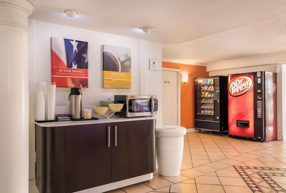 Studio 6 - Beaumont, TX photo 26