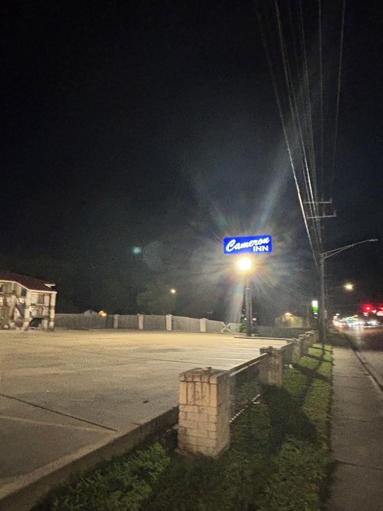 Cameron Inn & suites photo 17
