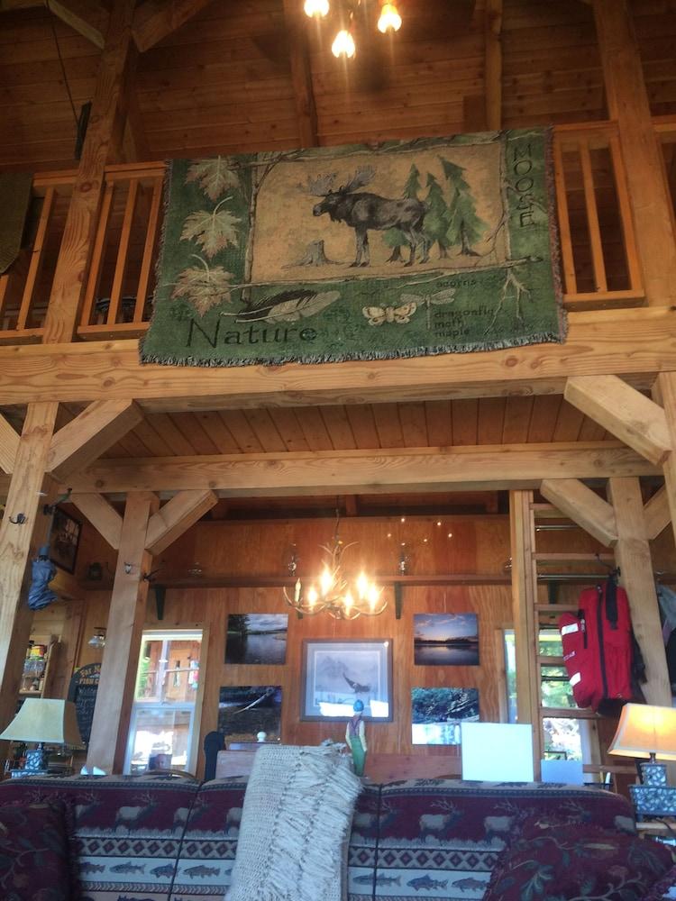 Eagles Wings Wilderness Lodge photo 2