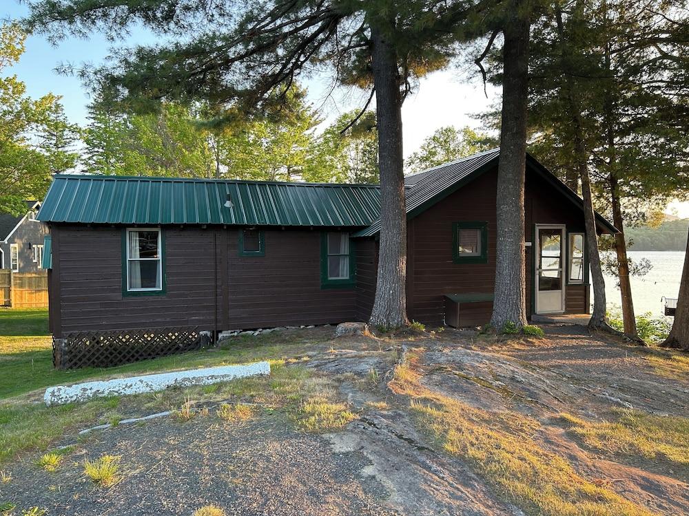 Paddler's Rest Lakeside Cabins and Hotel photo 65