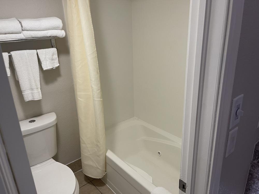 Stratford House Inn Branson photo 13