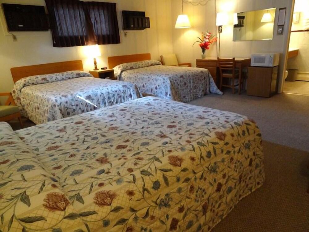 Cresco Motel photo 16