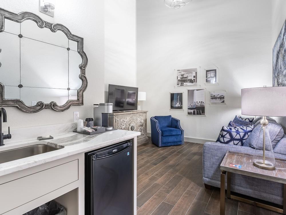 Millsap Suites by Pioneer Pocket Hotel photo 10