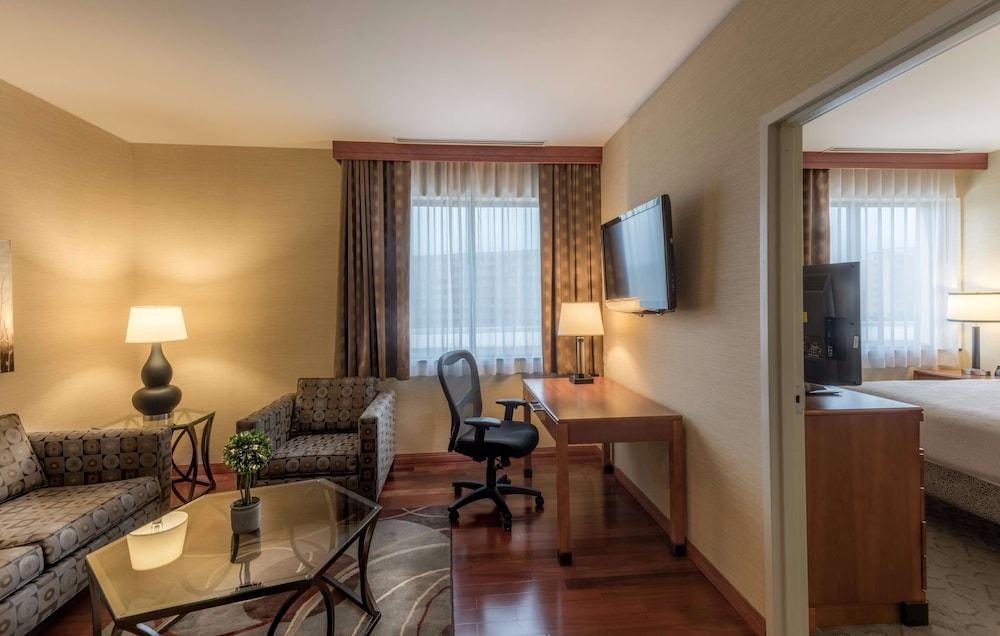 Hilton Garden Inn Reagan National Airport photo 30