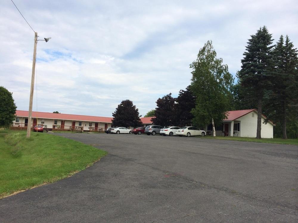 Portlodge Motel photo 9