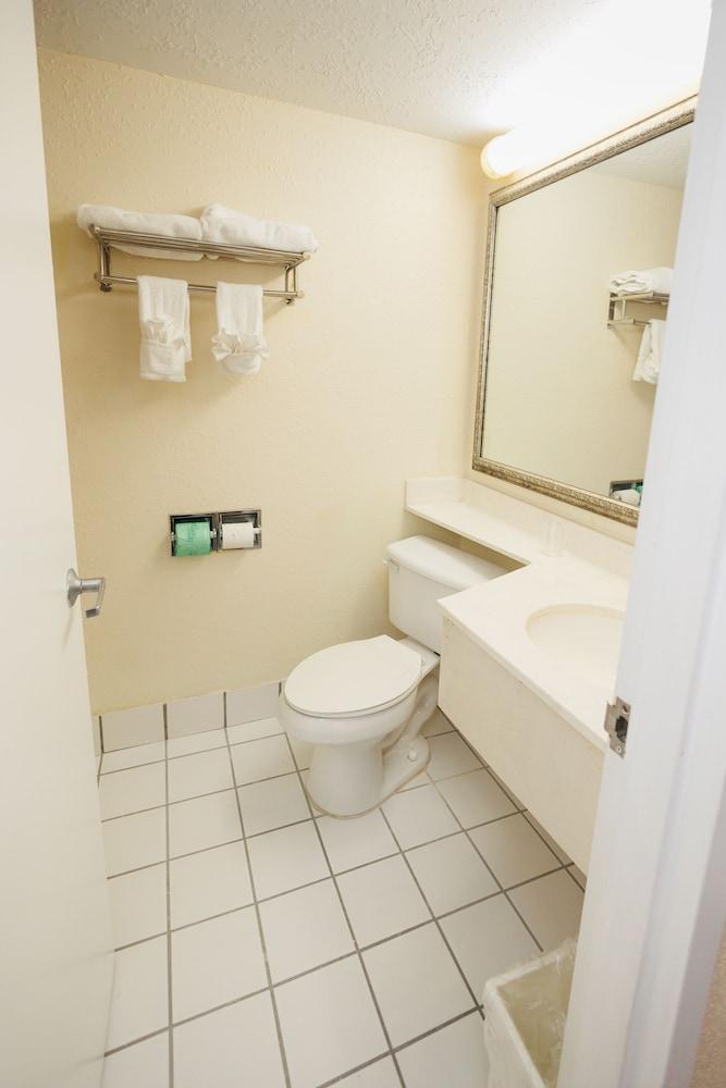 Garnet Inn & Suites, Orlando photo 94