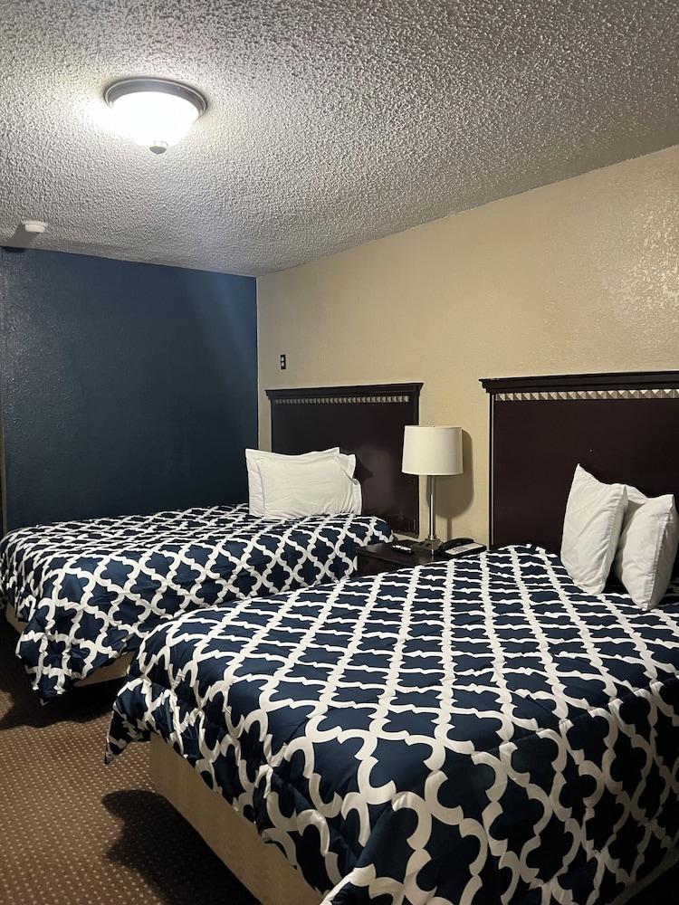 Triangle Inn Motel photo 8