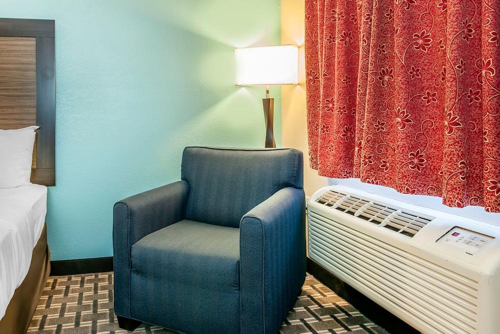 Quality Inn Findlay photo 3