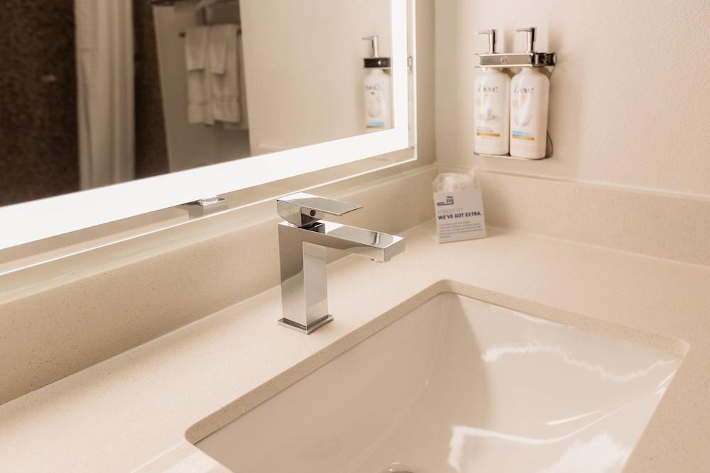 Holiday Inn Express & Suites Guthrie North Edmond by IHG photo 28