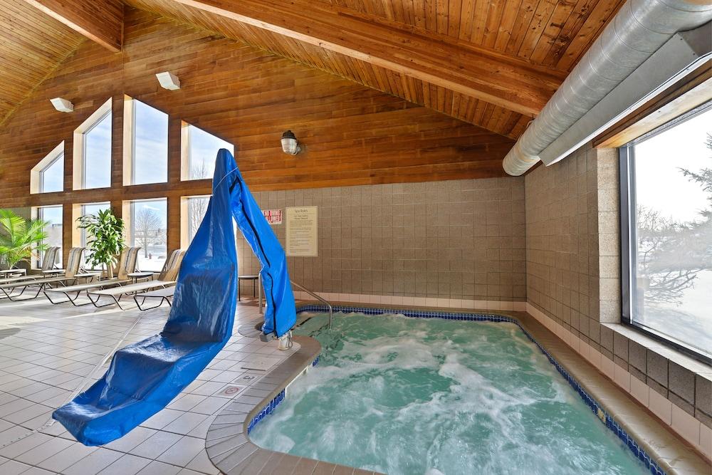 Baymont by Wyndham Brooklyn Center photo 3