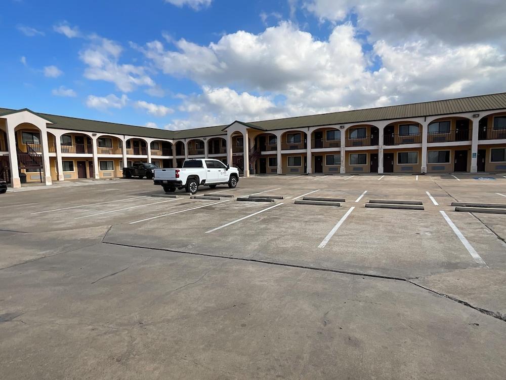 Executive inn & Suites photo 34