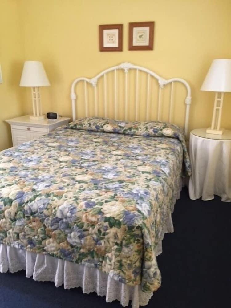 Colonial Acres Resort photo 11
