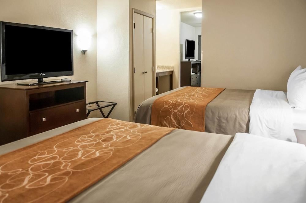 Comfort Suites Albuquerque/North Journal Center photo 30