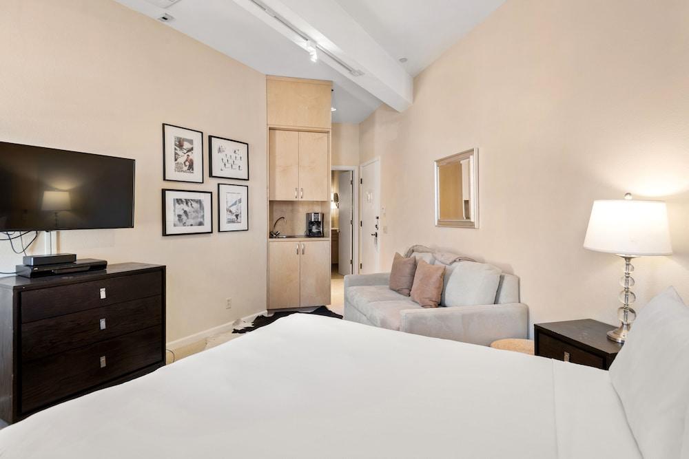 Independence Square Lodge by Frias photo 44