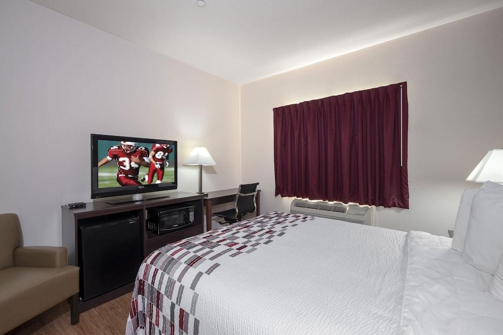 Red Roof Inn Hartselle photo 12