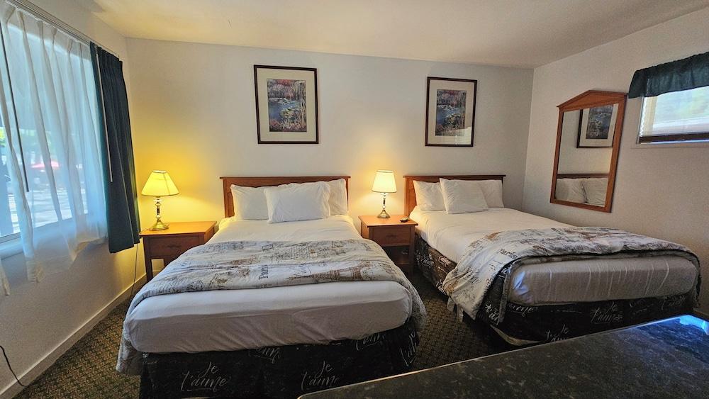 Cedar Lodge Motel photo 52